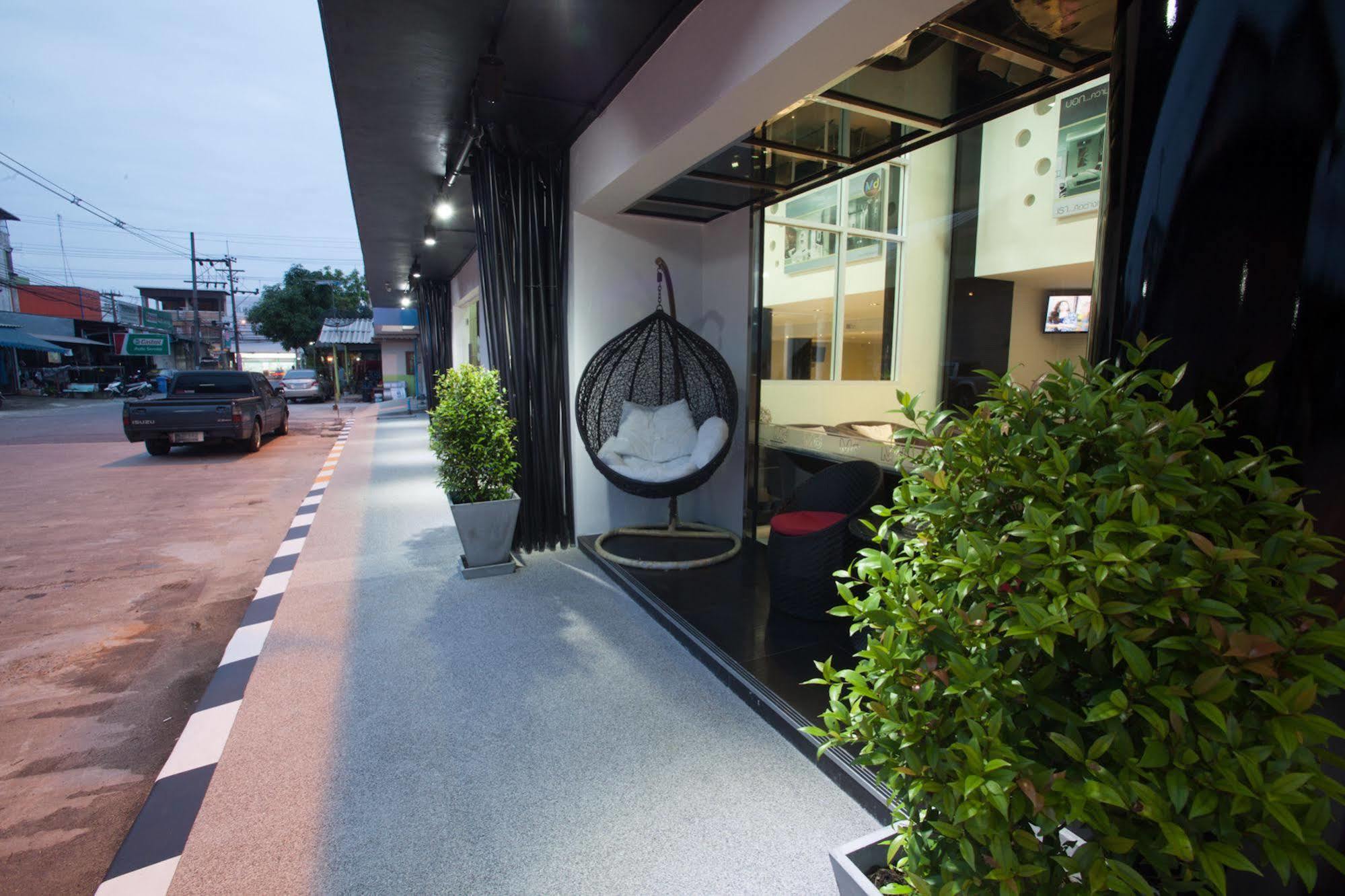 Md Grand Hotel Nakhon Nakhon Si Thammarat Exteriör bild